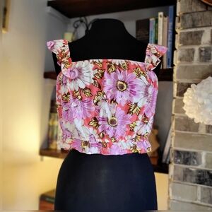 🌻🌺🏵 NWT!! Vibrant Floral Cropped Tank Top with Flutter Shoulder Straps, Sz XL